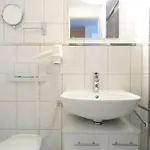 348, Seepark Apartment *