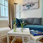 348, Seepark Apartment *