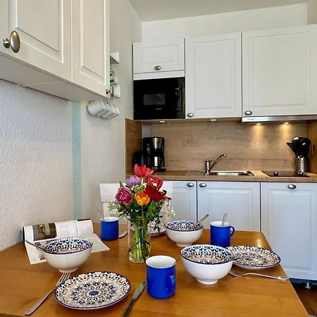 348, Seepark Apartment *